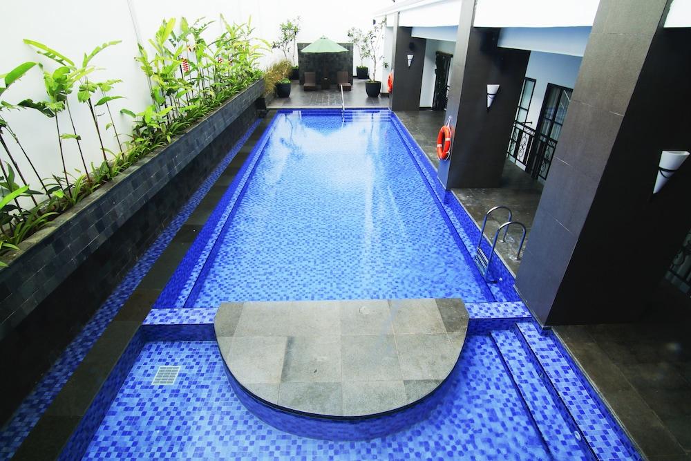 Sutasoma Hotel จาการ์ตา ภายนอก รูปภาพ